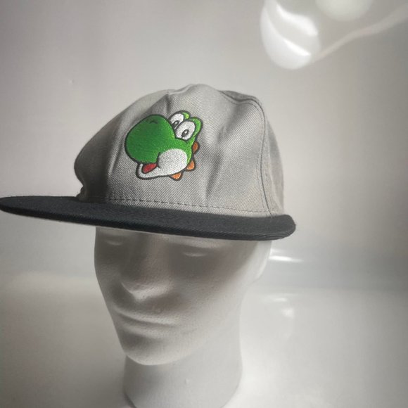 Nintendo Super Mario 2018 Yoshi Kids Embroidered Snapback Adjustable Trucker Cap - Picture 1 of 8